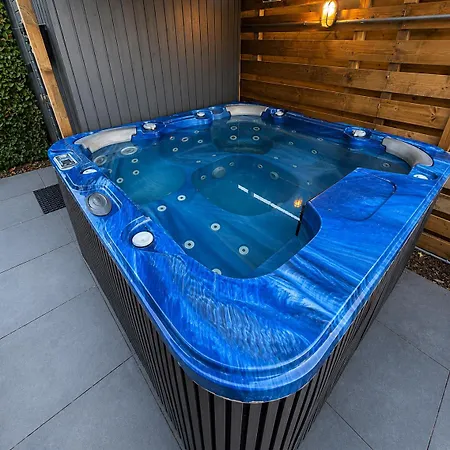 Chalet Cozy Wellness And Private Garden With Jacuzzi Sauna And Outdoor Bath Between Amsterdam Haarlem And Schiphol Airport *