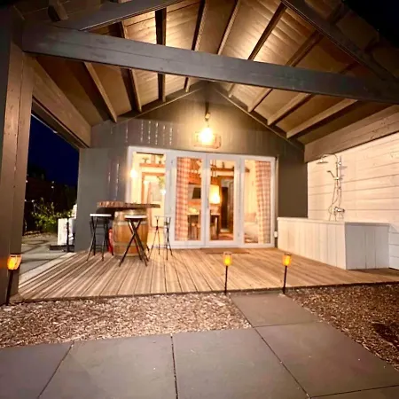 Chalet Cozy Wellness And Private Garden With Jacuzzi Sauna And Outdoor Bath Between Amsterdam Haarlem And Schiphol Airport