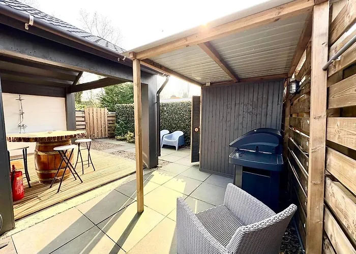 New Cozy And Private Garden With Sauna And Outdoor Bath Near Amsterdam Chalet Vijfhuizen